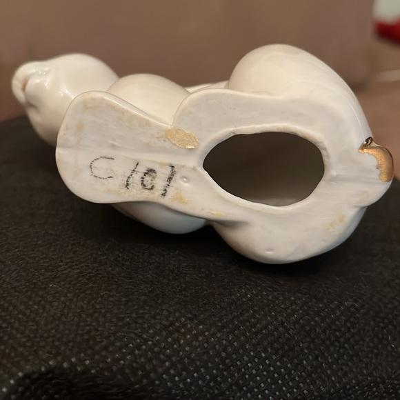 Vintage CAPODIMONTE BUNNY with 24 k hand painted accents - Picture 9 of 9